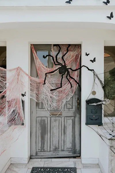 Spindelvev - 9,8 m - hvitt med blodflekker Spindelvev - 9,8 m - hvitt med blodflekker