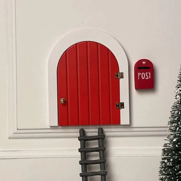 Nissedør - Tre - Rød - Kan åpnes Nissedør - Tre - Rød - Kan åpnes