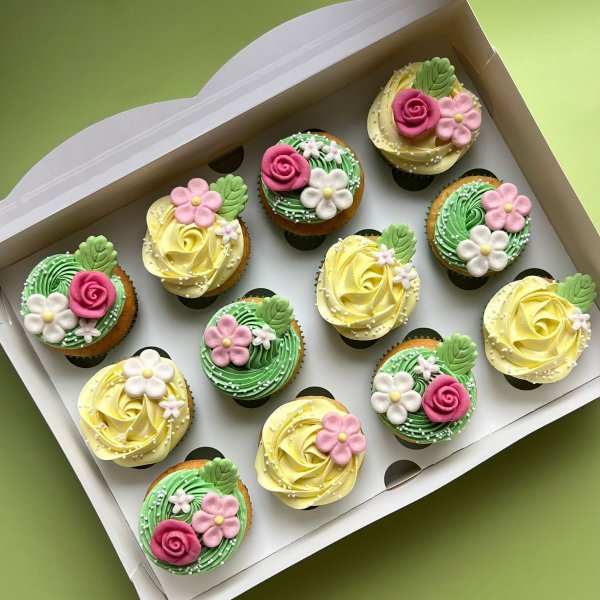 FunCakes Roser Rosa Kakedekorasjon 6 stk FunCakes Roser Rosa Kakedekorasjon 6 stk