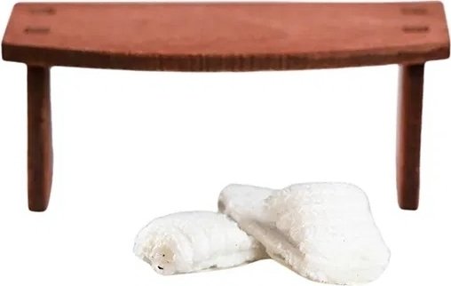 Miniting - Tøfler og liten trebenk Miniting - Tøfler og liten trebenk