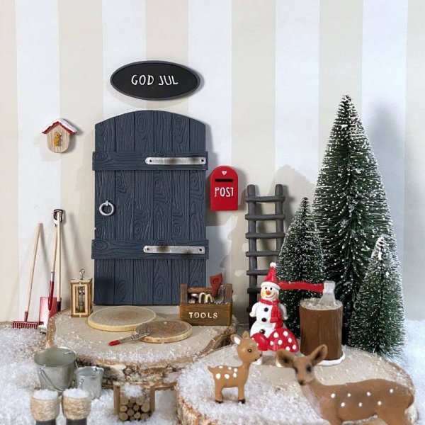 Alvetilbehør - Stubbe med øks Alvetilbehør - Stubbe med øks