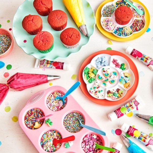 Sukkerdekorasjoner - Enhjørninger og Regnbuer - FunCakes - 12 stk Sukkerdekorasjoner - Enhjørninger og Regnbuer - FunCakes - 12 stk