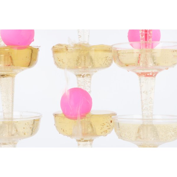Prosecco Pong - et stilig selskapsspill Prosecco Pong - et stilig selskapsspill