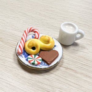 Minivare - Varm sjokolade i krus med tilbehør Minivare - Varm sjokolade i krus med tilbehør