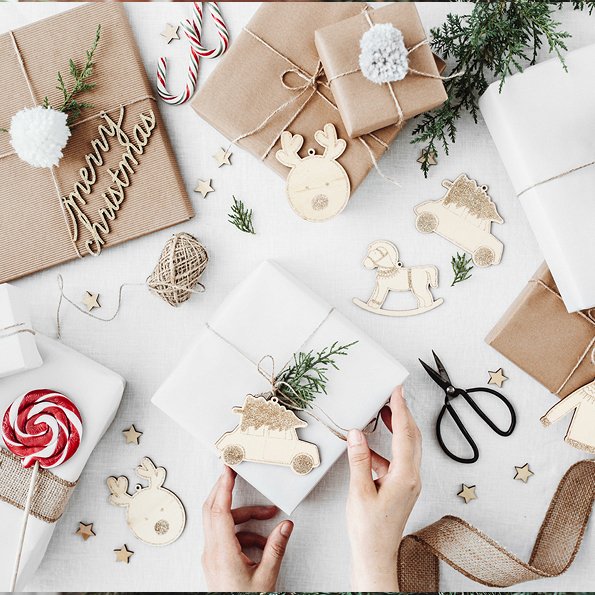 Små hengende dekorasjoner - Tre - Julemiks - 10-pakning Små hengende dekorasjoner - Tre - Julemiks - 10-pakning