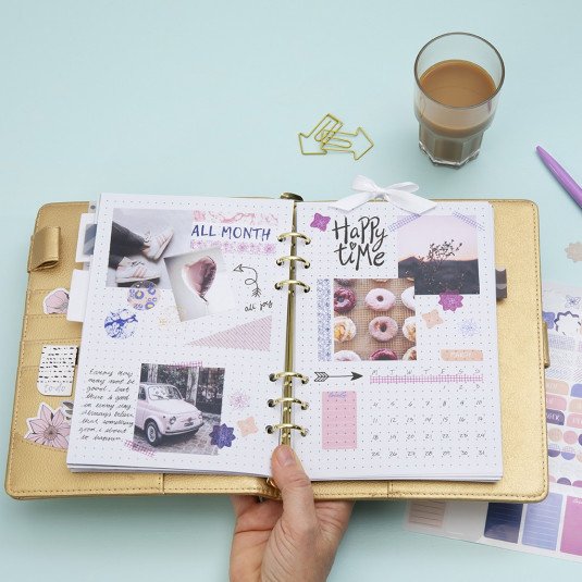 Kalender - 19x23,5cm - Gull