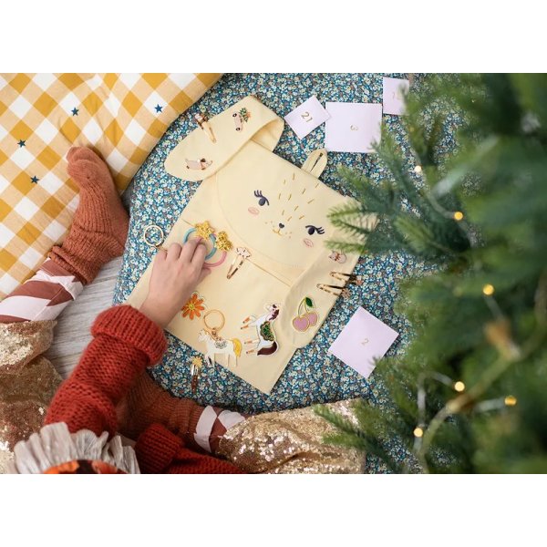 Adventskalender med dekorative deler - Kanin - Organizer Adventskalender med dekorative deler - Kanin - Organizer