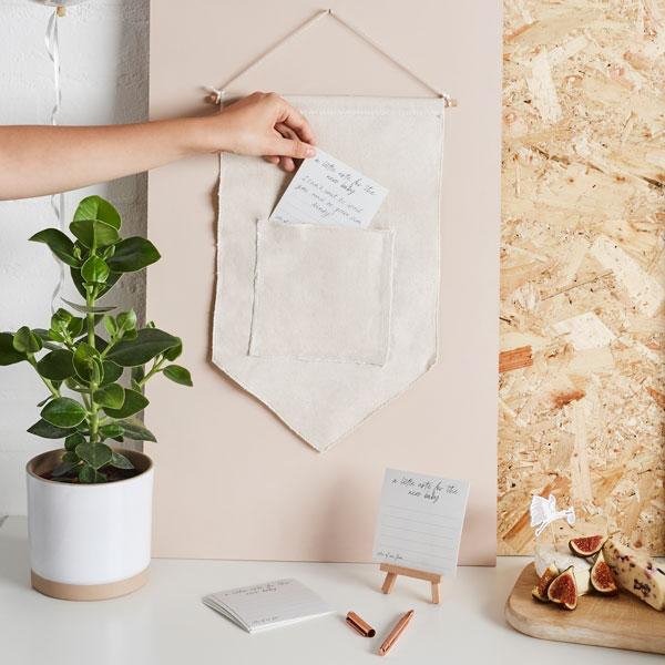 Veggdekorasjon og kort - Hallo lille Veggdekorasjon og kort - Hallo lille