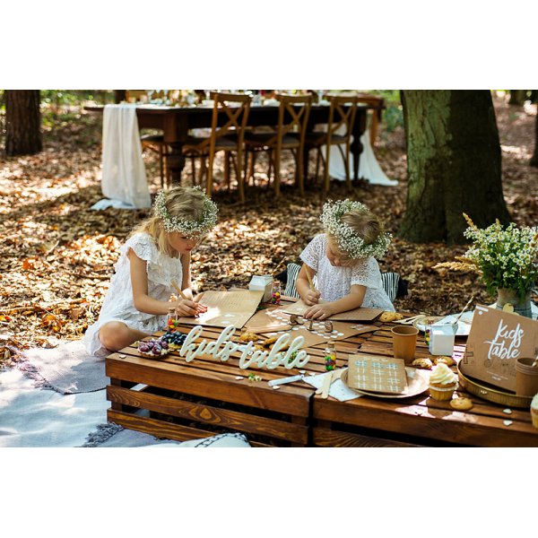 Barnebordsett - Spill og håndverk Barnebordsett - Spill og håndverk