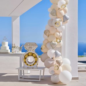 Ballongbue - Forlovelsesringer og hjerter - Hvit/Taupe/Grå Ballongbue - Forlovelsesringer og hjerter - Hvit/Taupe/Grå